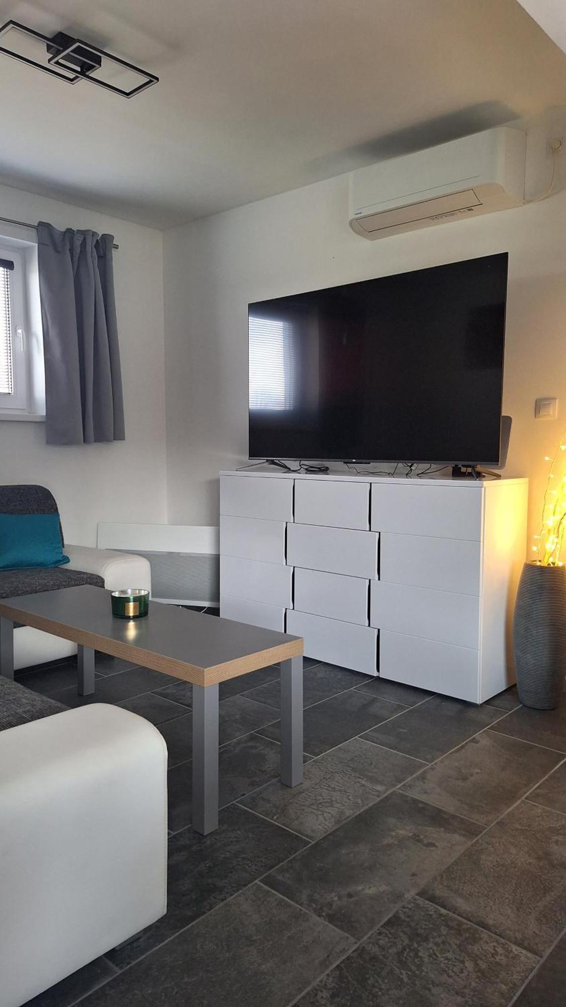 Bungalov Na Brehu Labe S Vlastnim Molem Pardubice Extérieur photo