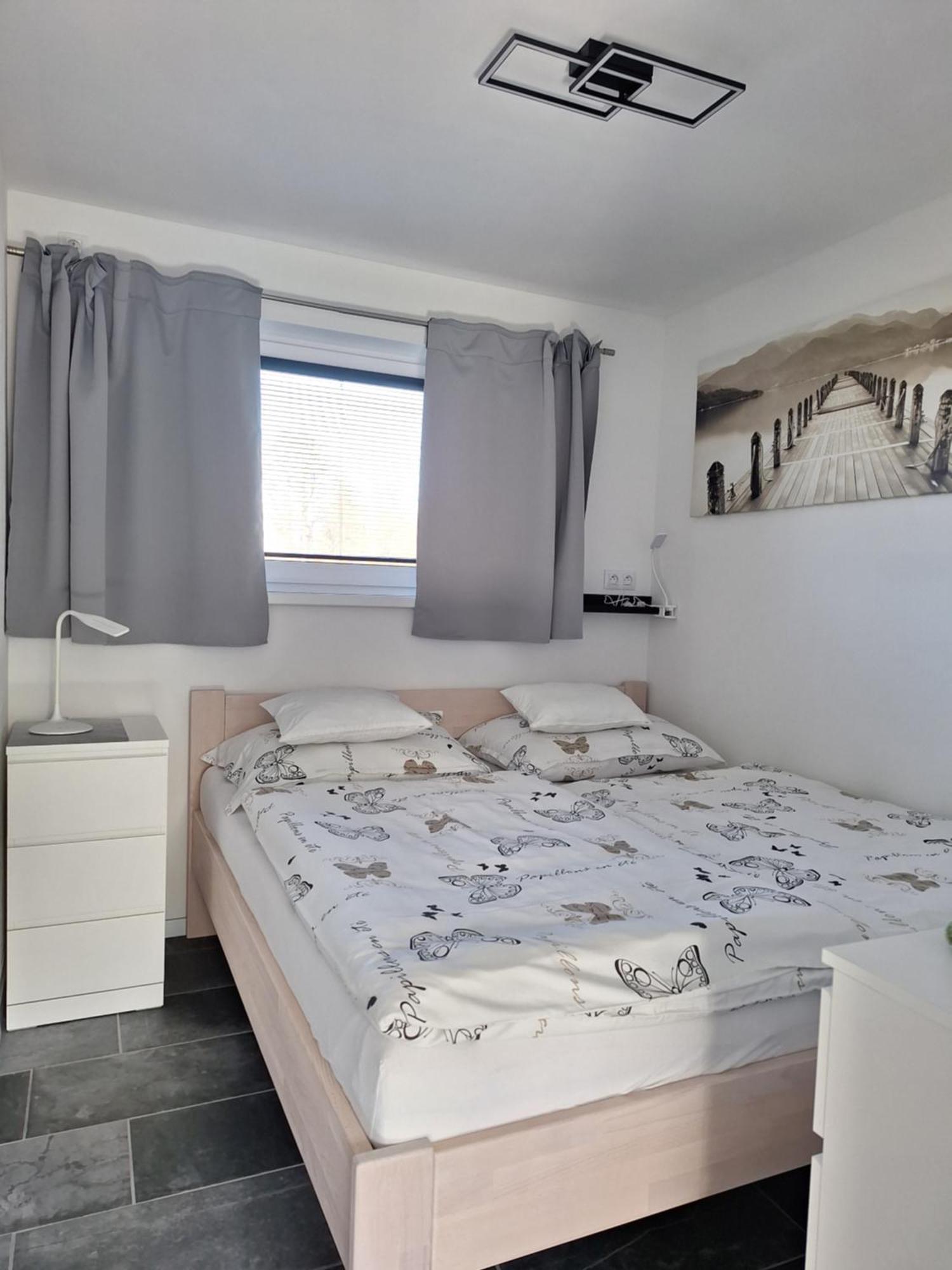 Bungalov Na Brehu Labe S Vlastnim Molem Pardubice Extérieur photo
