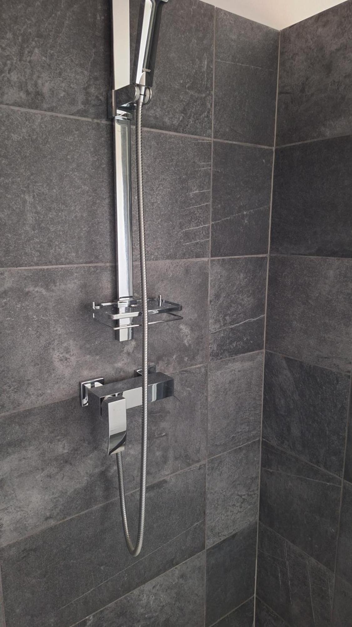 Bungalov Na Brehu Labe S Vlastnim Molem Pardubice Extérieur photo