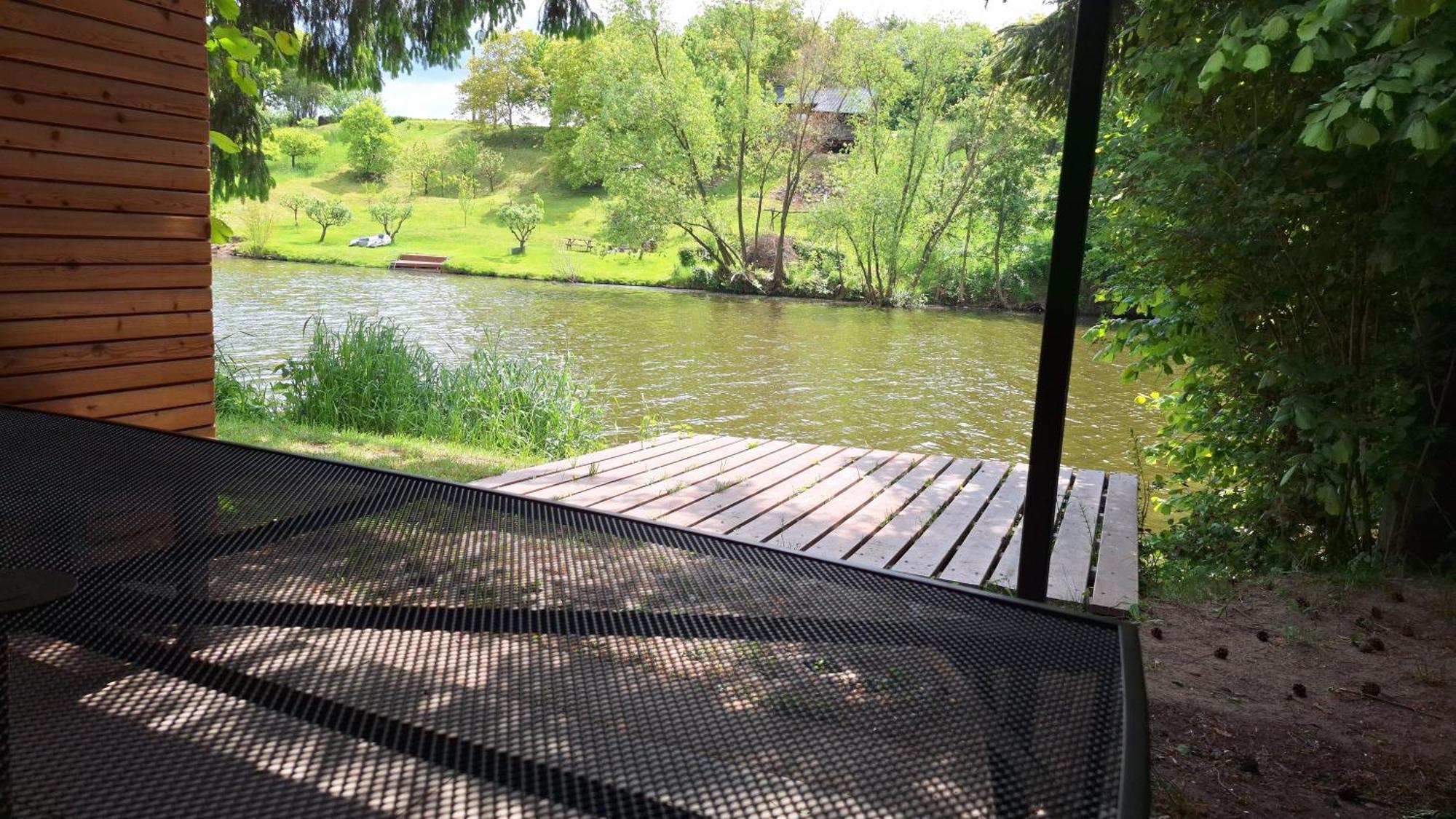 Bungalov Na Brehu Labe S Vlastnim Molem Pardubice Extérieur photo